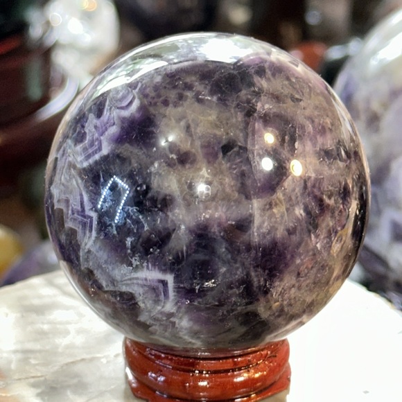 Dream Amethyst Crystal Ball! - Picture 5 of 9
